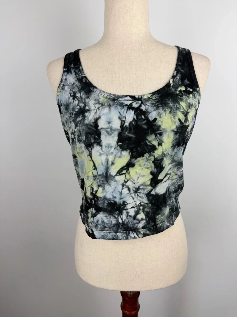 Calvin Klein Performance Tie-Dye Scoop Neck Crop Tank Size XL